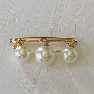 Pearl Neckline Pin